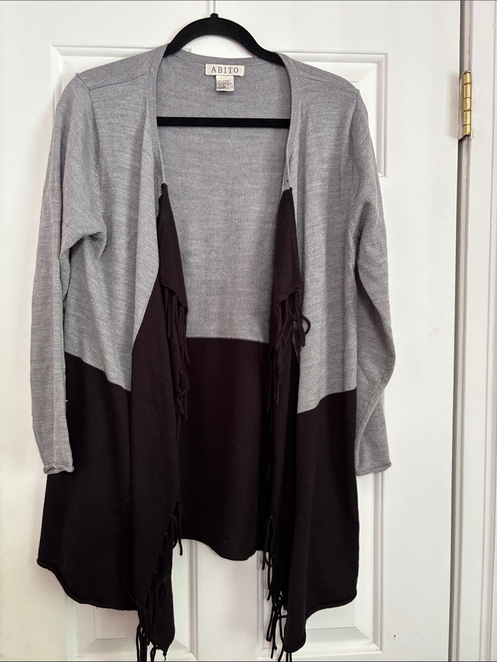 Abito Two-Tone Light Gray and Black Fringe Open-Front Cardigan